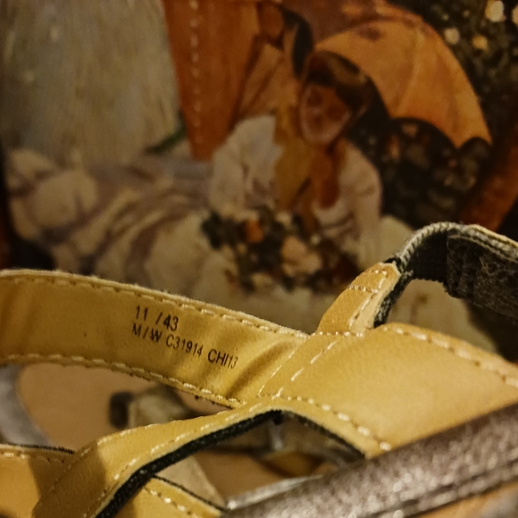 👡Boc Born Concept Lady Size 11 Bronze Silver Ankle Strap Flat Gladiator Sandal - Picture 4 of 11